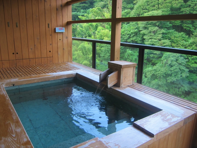 Best Bath Salts for Sore Muscles and an Onsen-Style Soak at Home: 6 Tested Picks